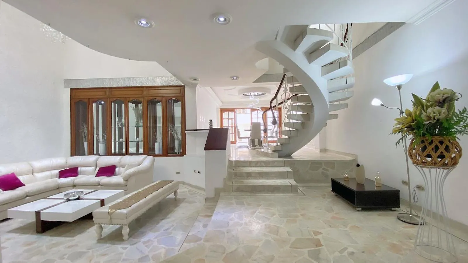 Апартаменты 5-Star Luxury House Кали