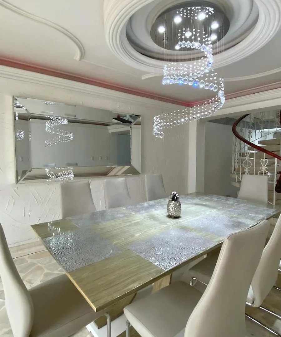 Апартаменты 5-Star Luxury House Кали