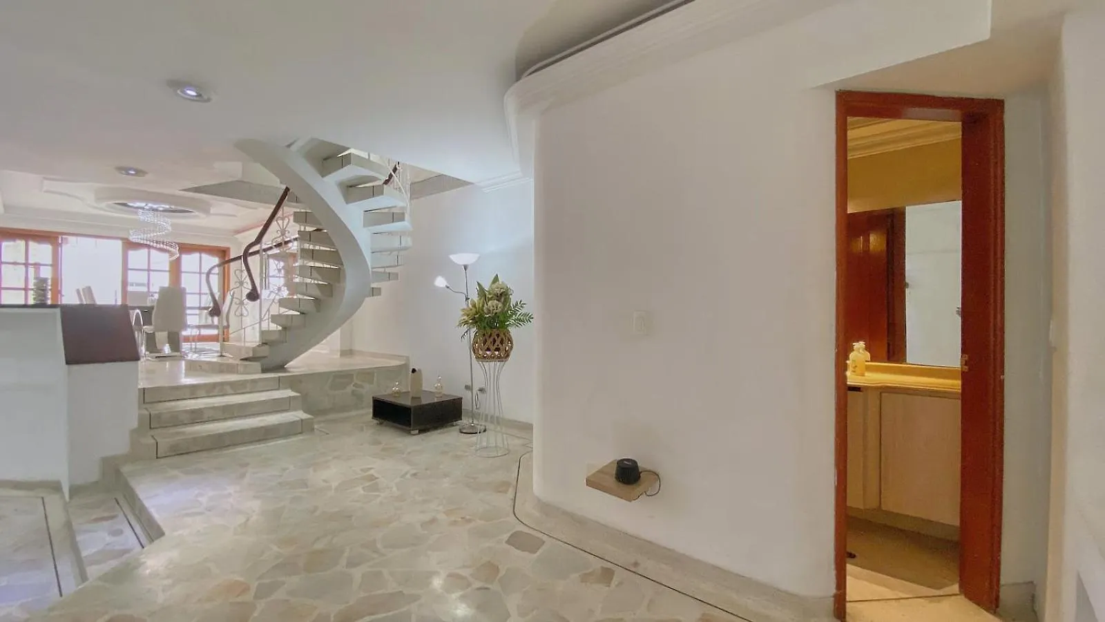 Апартаменты 5-Star Luxury House Кали